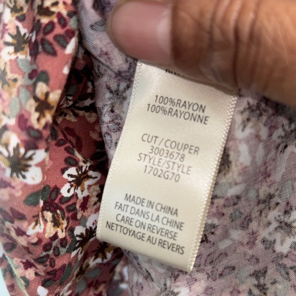 MAX STUDIO Smocked Boho Ditsy Floral Puff Sleeve Top Size L - Picture 6 of 9